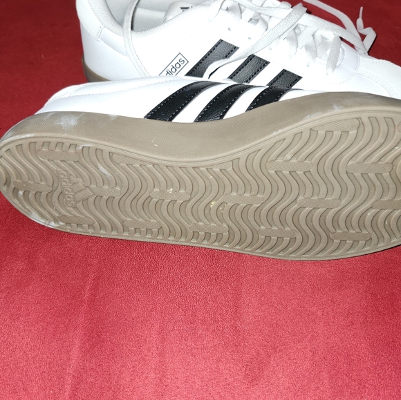 Adidas - Picture 2 of 3